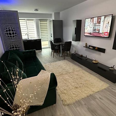 Apartament Lux Bacovia 2 Apartment Bacău Екстериор снимка