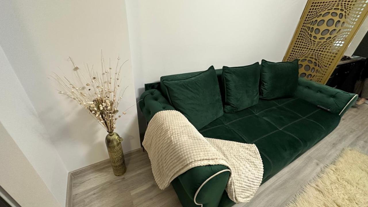 Apartament Lux Bacovia 2 Apartment Bacău Екстериор снимка