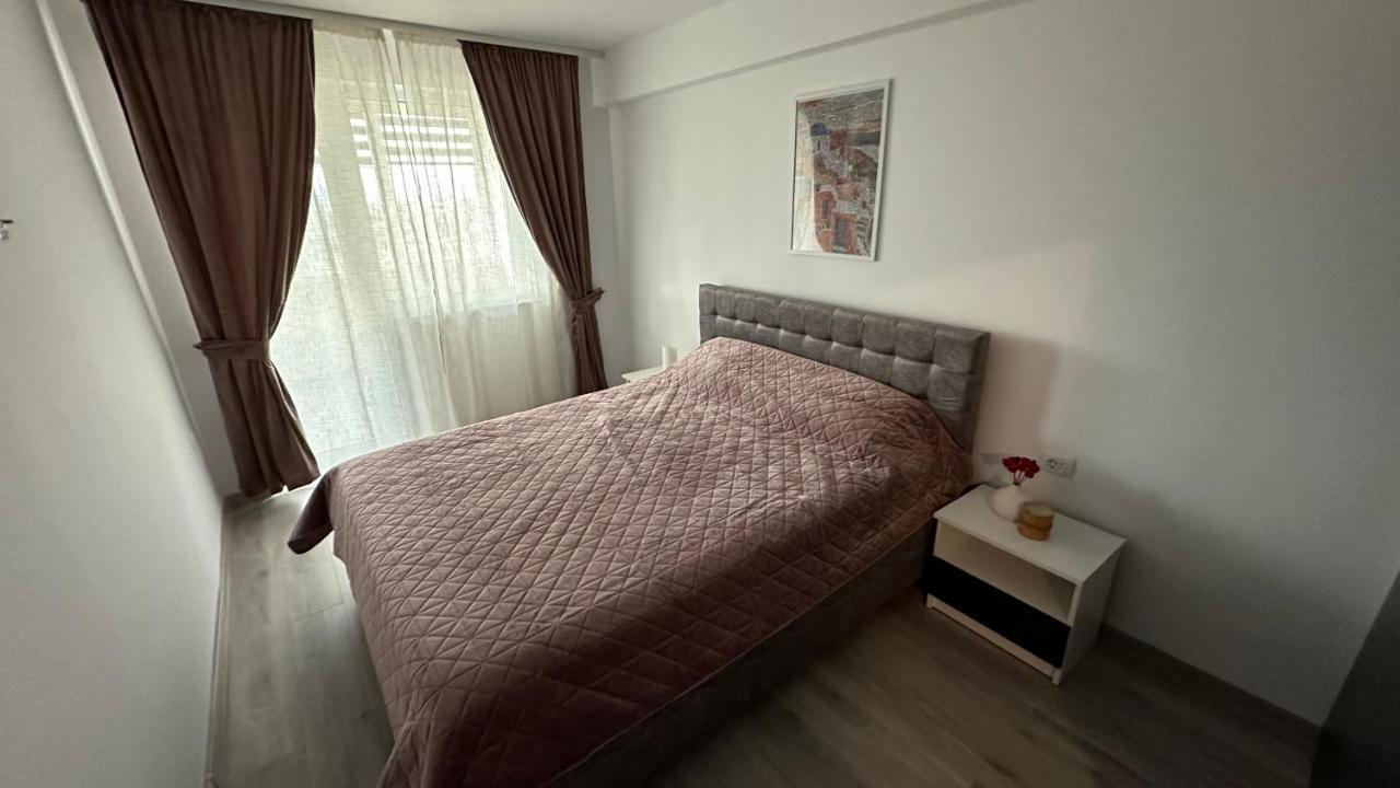 Apartament Lux Bacovia 2 Apartment Bacău Екстериор снимка