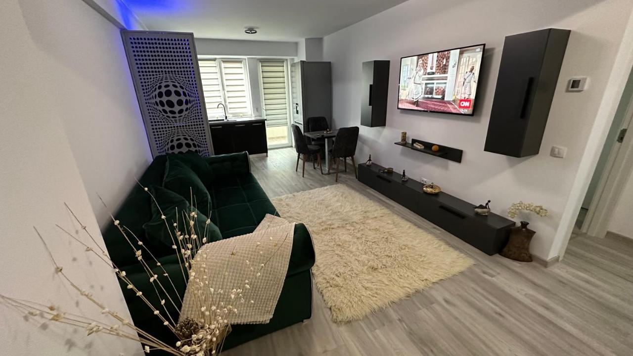 Apartament Lux Bacovia 2 Apartment Bacău Екстериор снимка